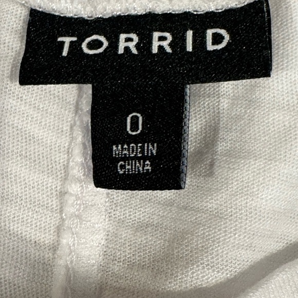 Torrid White Flowy Sleeveless Tank Top - Size 0  Large Basic Casual Layering Top - Picture 7 of 11